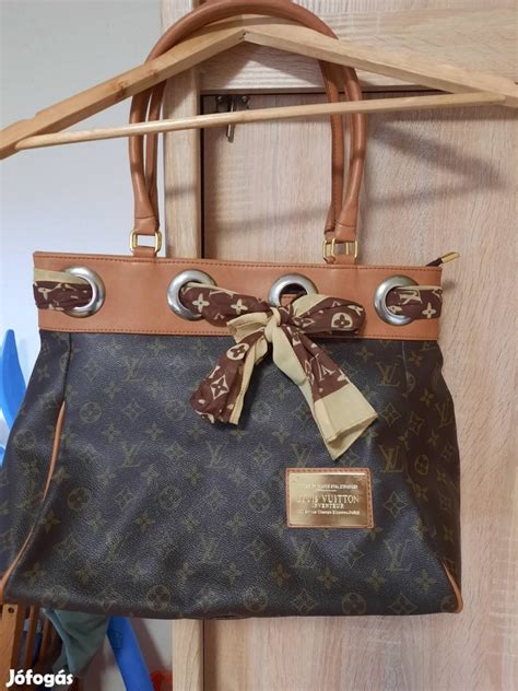 Eladó louis vuitton táska .